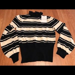 Who what wear, long sleeve puffed black and white stripes, crop top NEW (XS)
